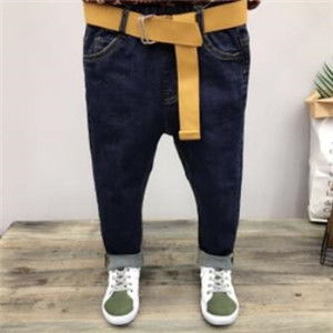 開(kāi)心果童裝 點(diǎn)亮童年，裝扮夢(mèng)想